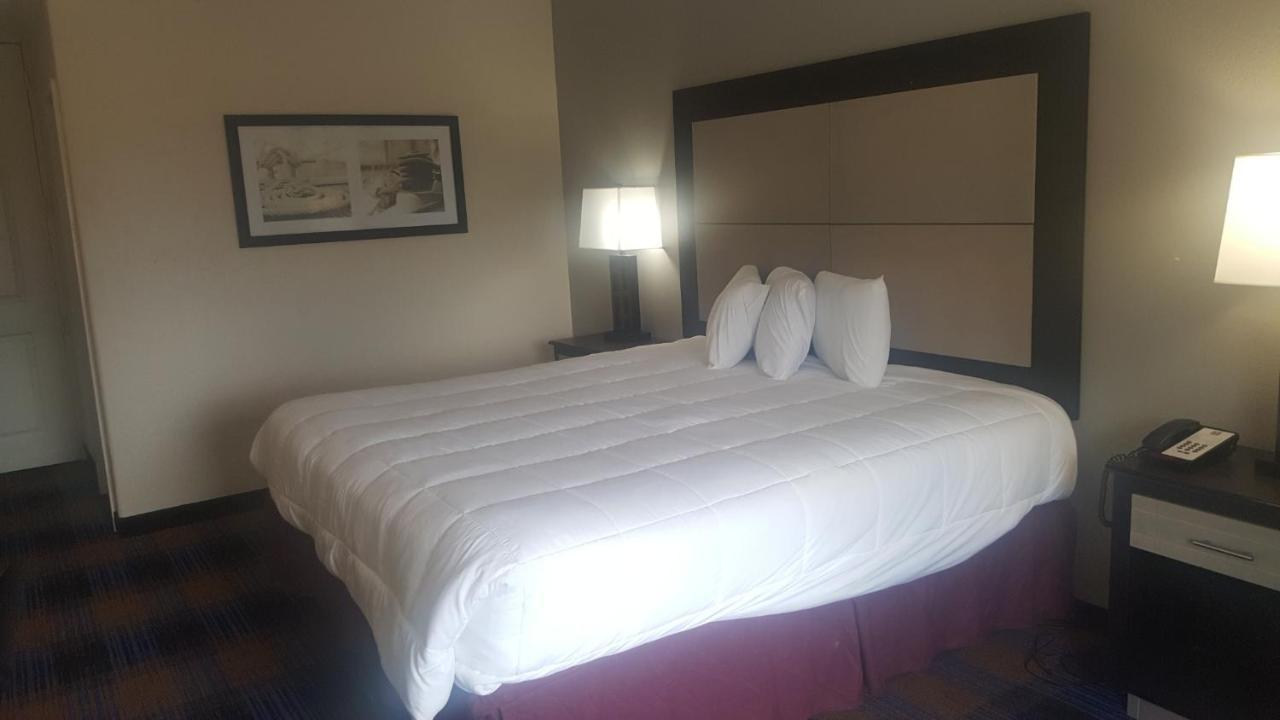 Regency Inn & Suites Pensacola Ngoại thất bức ảnh