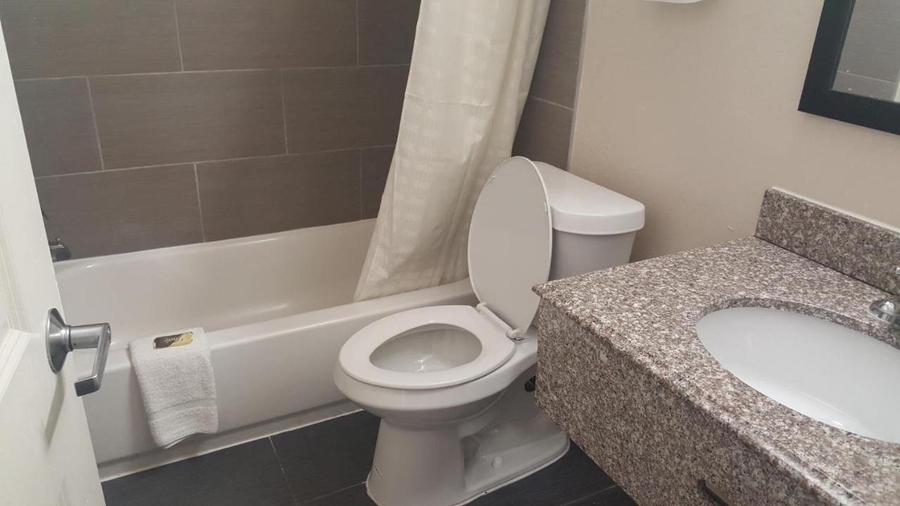 Regency Inn & Suites Pensacola Ngoại thất bức ảnh