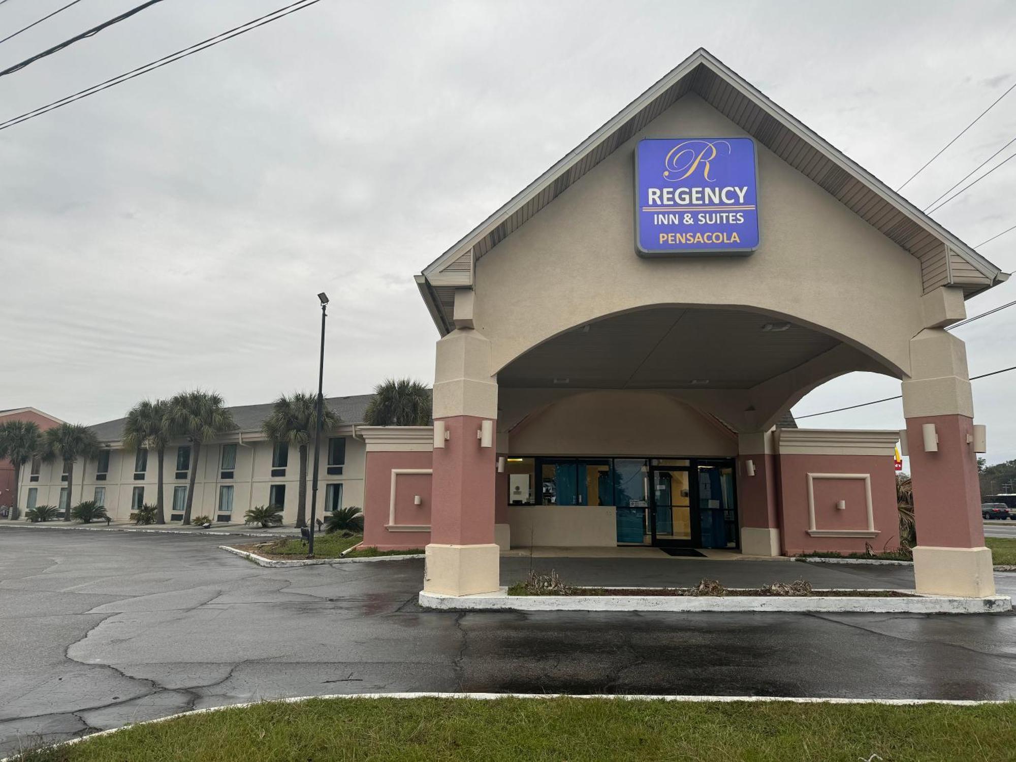 Regency Inn & Suites Pensacola Ngoại thất bức ảnh